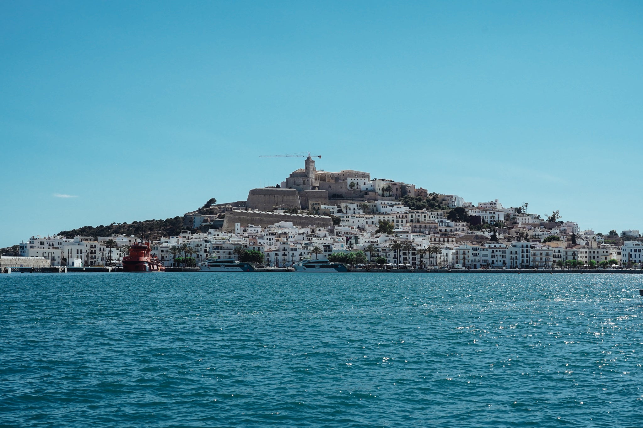 Sloppenwijken in Ibiza door' champagne spuitende ondernemers ' ?